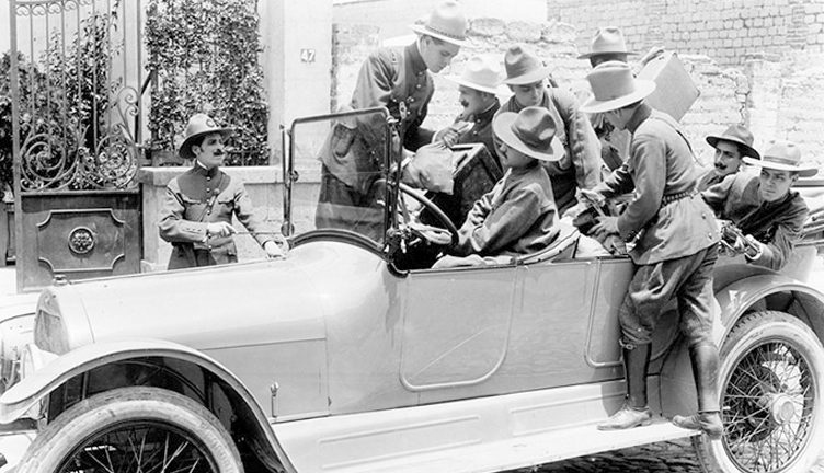El automóvil gris