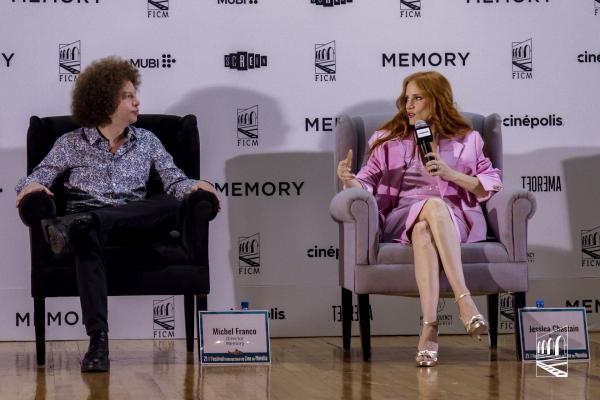 Michel Franco y Jessica Chastain 
